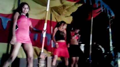 Aku mengenakan celana fuul bokeb ketat.